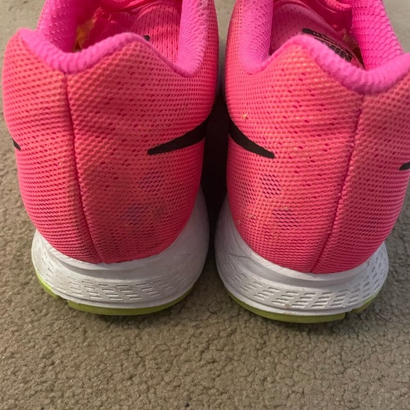 Neon Pink Nike Women Running Shoes - Size 9 - Picture 3 of 7